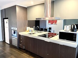 ReadySet Apartment at Midtown