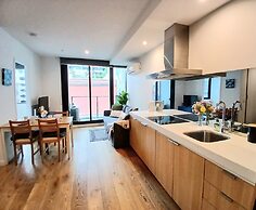 ReadySet Apartment at Midtown