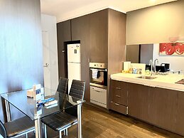 ReadySet Apartment at Midtown