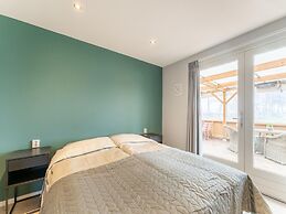 Comfortable Holiday Home With Garden