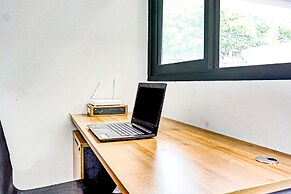 Super OYO Capital O 90635 Tango Juliet Residence