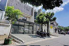 Super OYO Capital O 90635 Tango Juliet Residence