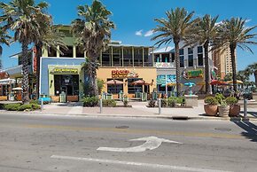 Pet Friendly Beach House ALL NEW Tastefully Remodeled w Golf Cart Incl