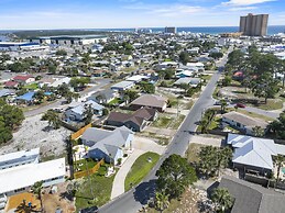 Pet Friendly Beach House ALL NEW Tastefully Remodeled w Golf Cart Incl