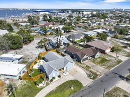 Pet Friendly Beach House ALL NEW Tastefully Remodeled w Golf Cart Incl