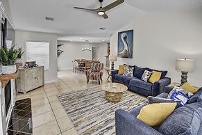 Pet Friendly Beach House ALL NEW Tastefully Remodeled w Golf Cart Incl