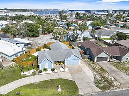 Pet Friendly Beach House ALL NEW Tastefully Remodeled w Golf Cart Incl