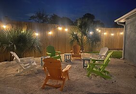 Pet Friendly Beach House ALL NEW Tastefully Remodeled w Golf Cart Incl