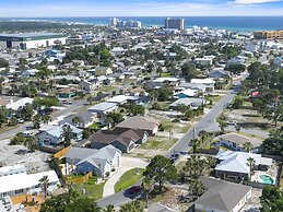 Pet Friendly Beach House ALL NEW Tastefully Remodeled w Golf Cart Incl