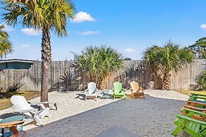 Pet Friendly Beach House ALL NEW Tastefully Remodeled w Golf Cart Incl