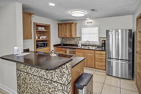 Pet Friendly Beach House ALL NEW Tastefully Remodeled w Golf Cart Incl