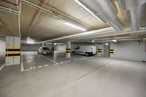 Modern Elegance Apartment by Renters