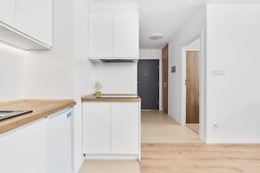 Modern Elegance Apartment by Renters