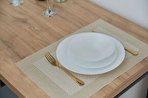 Modern Elegance Apartment by Renters