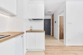 Modern Elegance Apartment by Renters