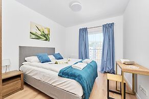 Modern Elegance Apartment by Renters