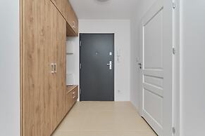 Modern Elegance Apartment by Renters