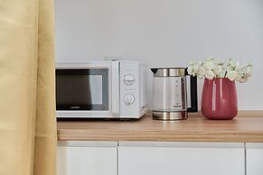 Modern Elegance Apartment by Renters