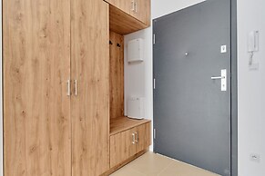 Modern Elegance Apartment by Renters