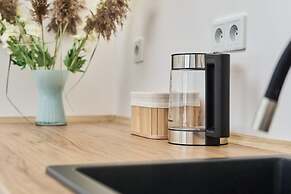 Modern Elegance Apartment by Renters