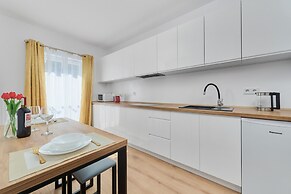 Modern Elegance Apartment by Renters