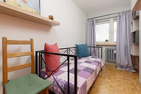 Czerniakowska Apartment by Renters