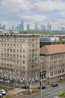 Czerniakowska Apartment by Renters