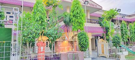 Hotel Prabhat Palace