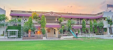 Hotel Prabhat Palace