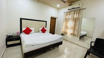 Hotel Prabhat Palace