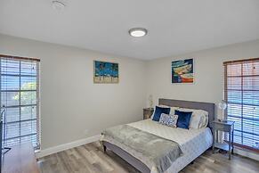 Miabella Of Hollywood 3 Bedroom Home by RedAwning