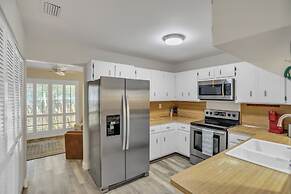 Miabella Of Hollywood 3 Bedroom Home by RedAwning