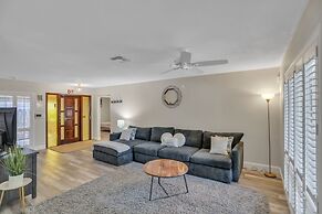 Miabella Of Hollywood 3 Bedroom Home by RedAwning