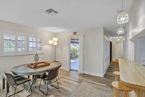 Miabella Of Hollywood 3 Bedroom Home by RedAwning