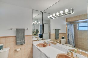 Miabella Of Hollywood 3 Bedroom Home by RedAwning