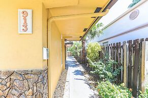 Miabella Of Hollywood 3 Bedroom Home by RedAwning