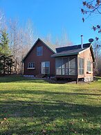 Lucky Charlie Lodge 3 Bedroom Home by Redawning
