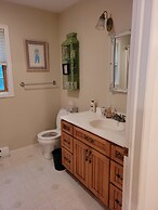 Lucky Charlie Lodge 3 Bedroom Home by Redawning