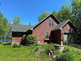 Lucky Charlie Lodge 3 Bedroom Home by Redawning