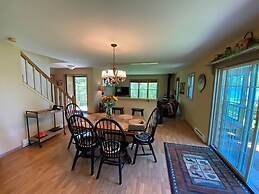 Lucky Charlie Lodge 3 Bedroom Home by Redawning