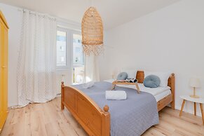 Retro Style Apartment by Renters