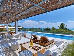 One of a Kind - Ocean View Luxury Condo