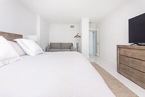 One of a Kind - Ocean View Luxury Condo