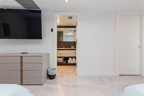 One of a Kind - Ocean View Luxury Condo