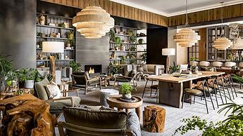 One of a Kind - Ocean View Luxury Condo