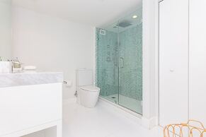 One of a Kind - Ocean View Luxury Condo