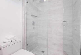 One of a Kind - Ocean View Luxury Condo