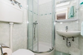 Apartments & Rooms Jokovic-comfort Studio Apartment With Terrace a