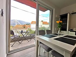 Apartment with balcony Nike