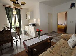 Apartments Sea Star - One Bedroom Apartment With Balcony